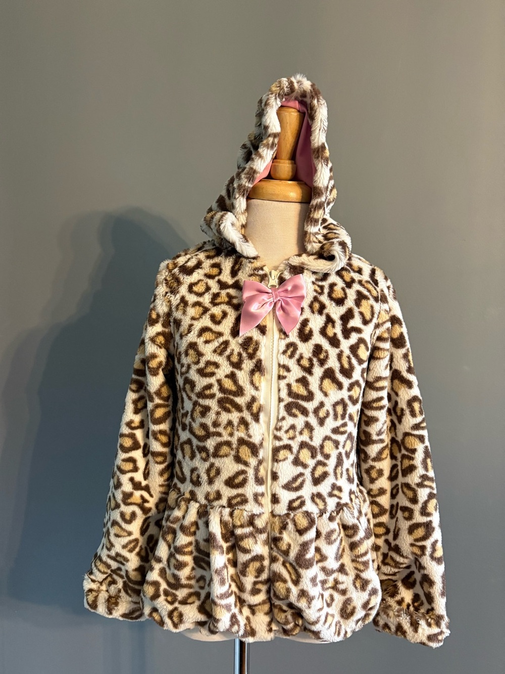 Girls Rule! Cozy Faux Fur Leopard Hooded Jacket Pink Liner and Pink Bow Zip pull